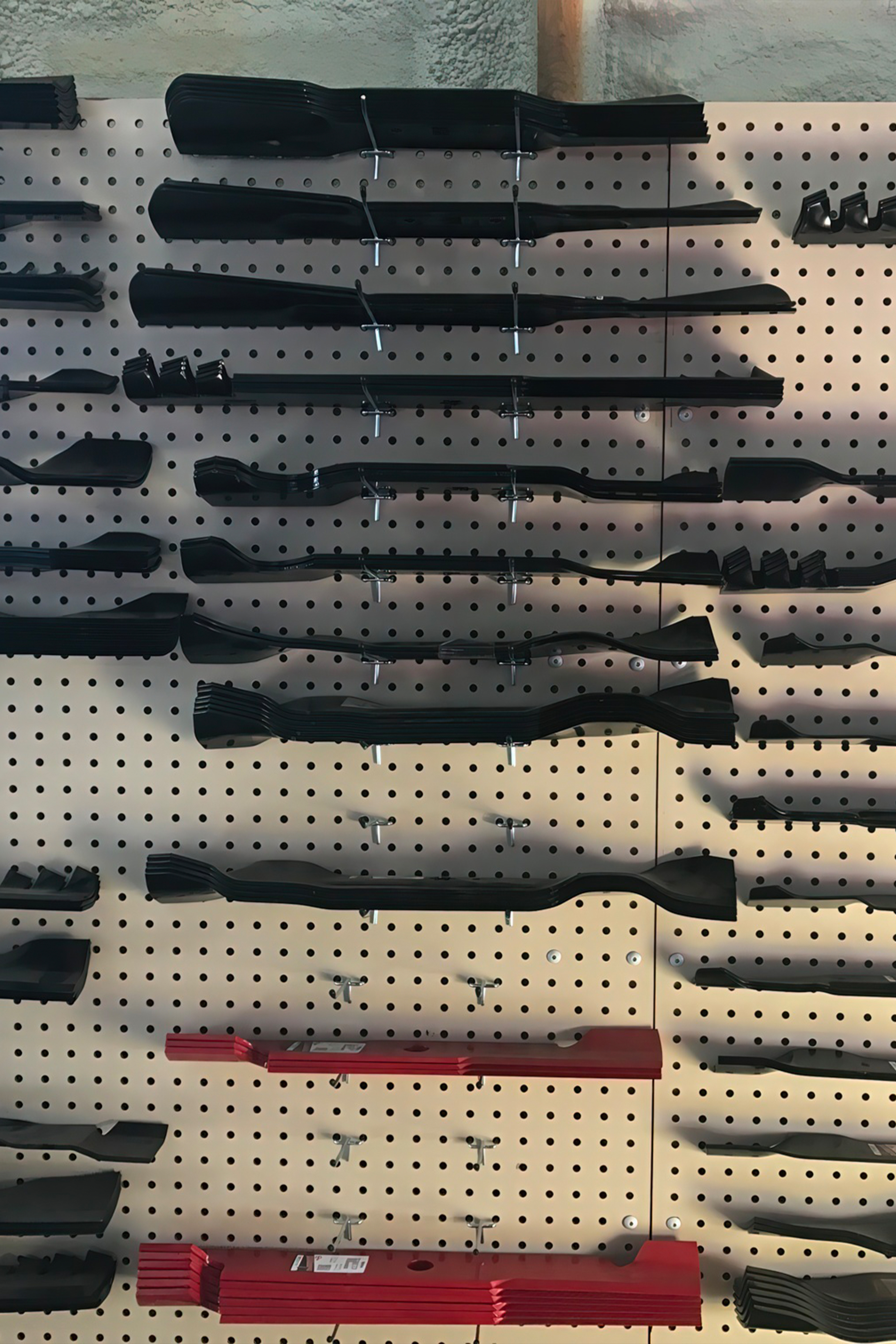 Ben's Engine Repair product large selection of mower blades