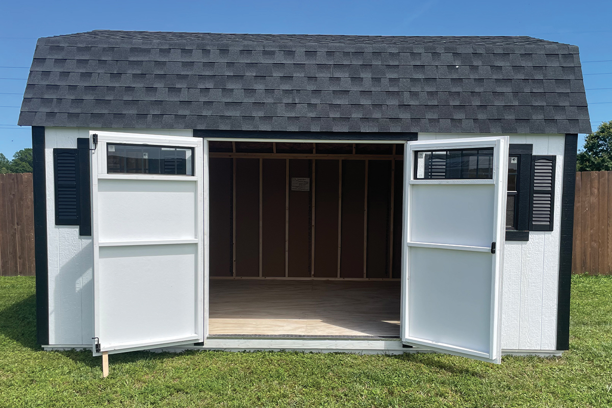 Dutch Barn: Front View with Doors Open